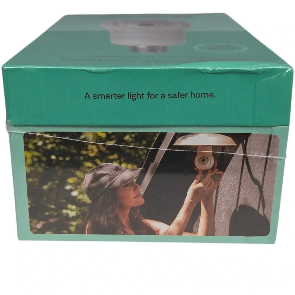 Luna Light Bulb Security Camera 2K WiFi Pan Tilt Night Vision Outdoor Indoor NEW